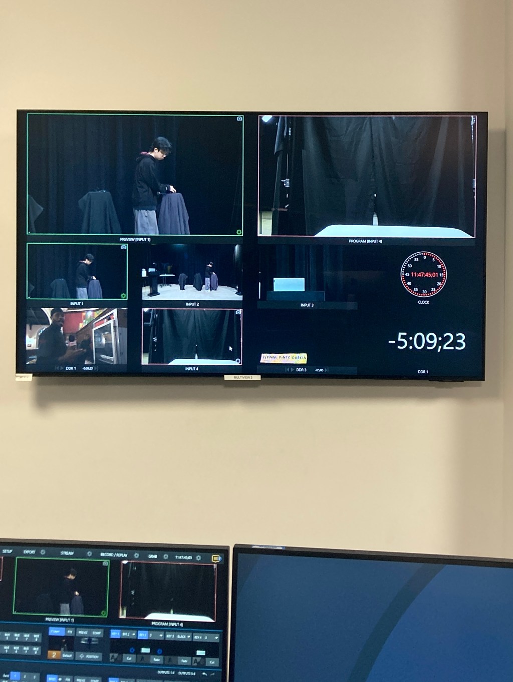 hosting a live&nbsp;gameshow